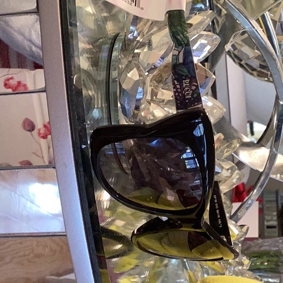 Beautiful designer Emilio Pucci sun glasses LAST MARKDOWN 🌈🌈💕🌈 - Picture 13 of 13